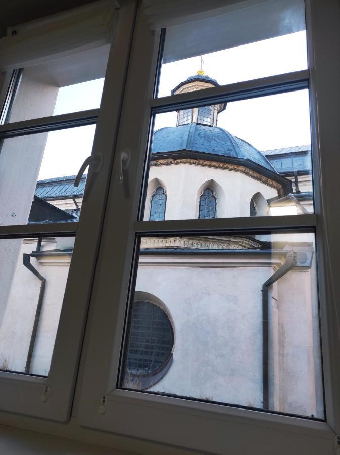 Апартаменти Біля Домініканського Костелу Kamjanez-Podilskyj Exterior foto